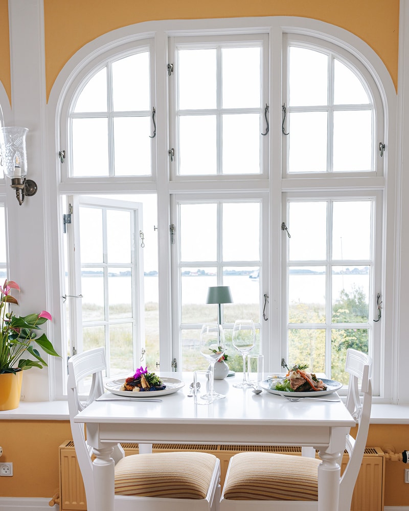 SPAR 45 %: Ophold på Årøsund Badehotel