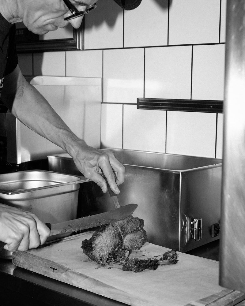 NICHE BLACK BOX: Fyldt Med 100 Hemmelige Smagsoplevelser