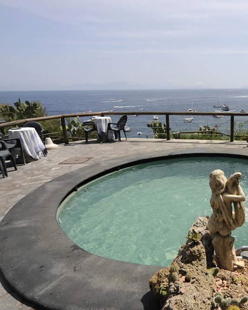 Fortryllende rejse til italiener-øen Ischia