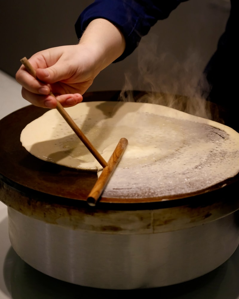 Hjemmelavet Crêpe + Valgfri Varm Drik @ Peter Beier Chokolade