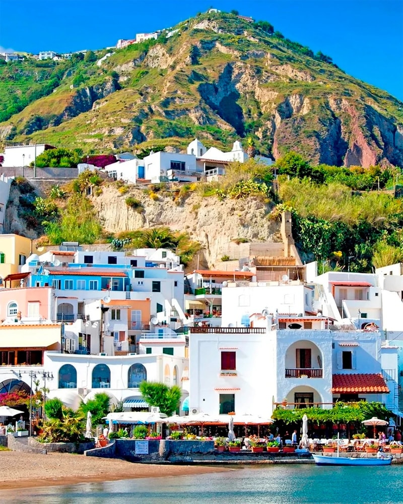 Fortryllende rejse til italiener-øen Ischia