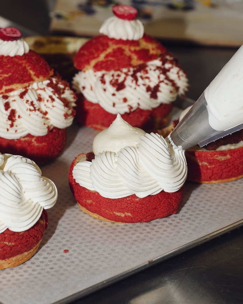 2 Valgfri Fastelavnsboller @ Bake My Day - 100 % Familieejet Kagekunst