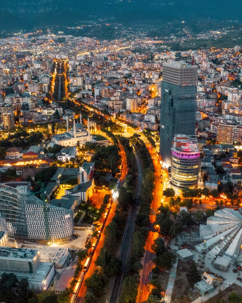 Oplev Albaniens hovedstad: Tirana