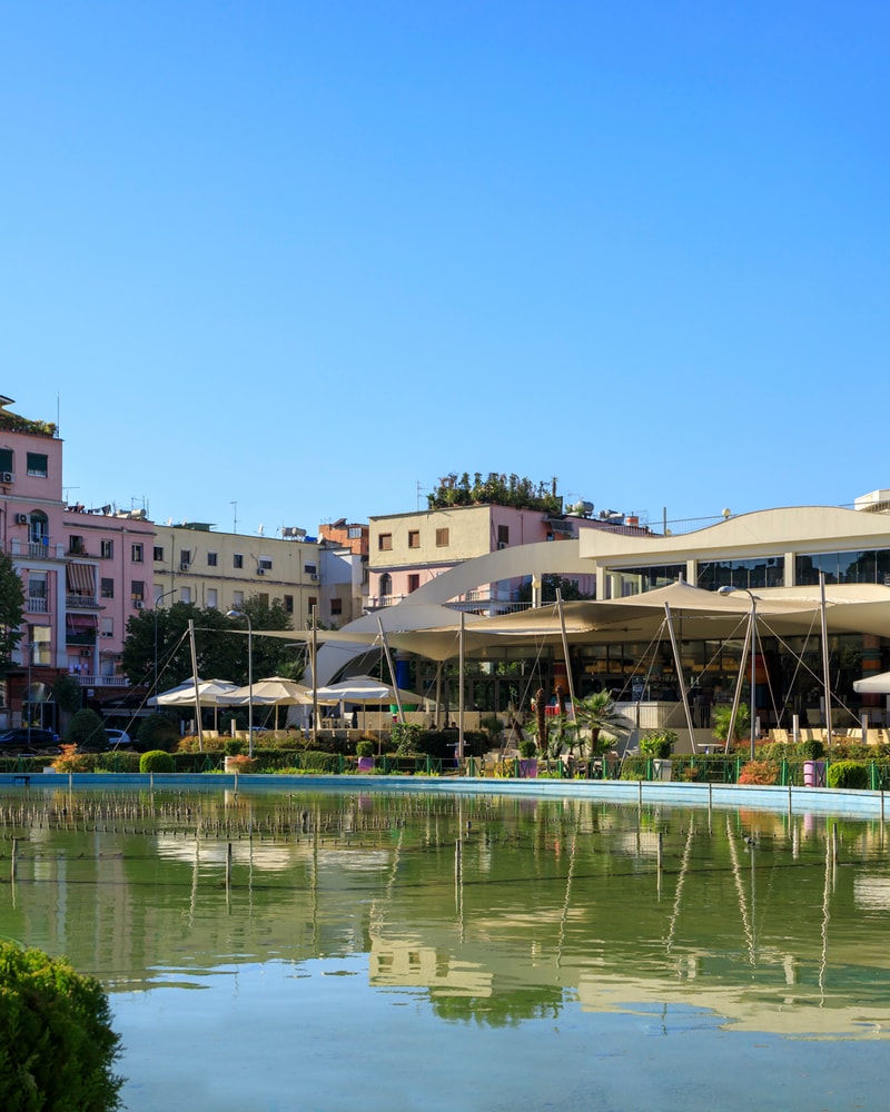 Oplev Albaniens hovedstad: Tirana