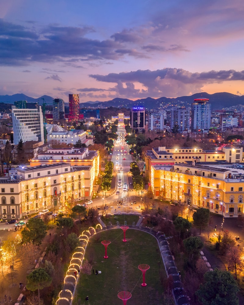 Oplev Albaniens hovedstad: Tirana