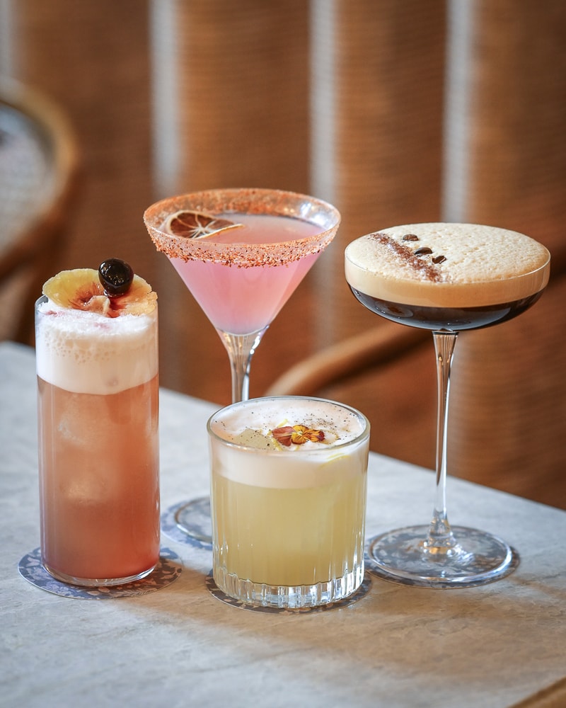 2 Valgfri Cocktails Hos Skjult Bar i Indre By - Oplev Josephine's i Studiestræde