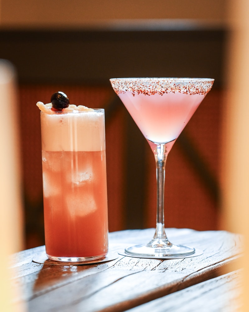 2 Valgfri Cocktails Hos Skjult Bar i Indre By - Oplev Josephine's i Studiestræde