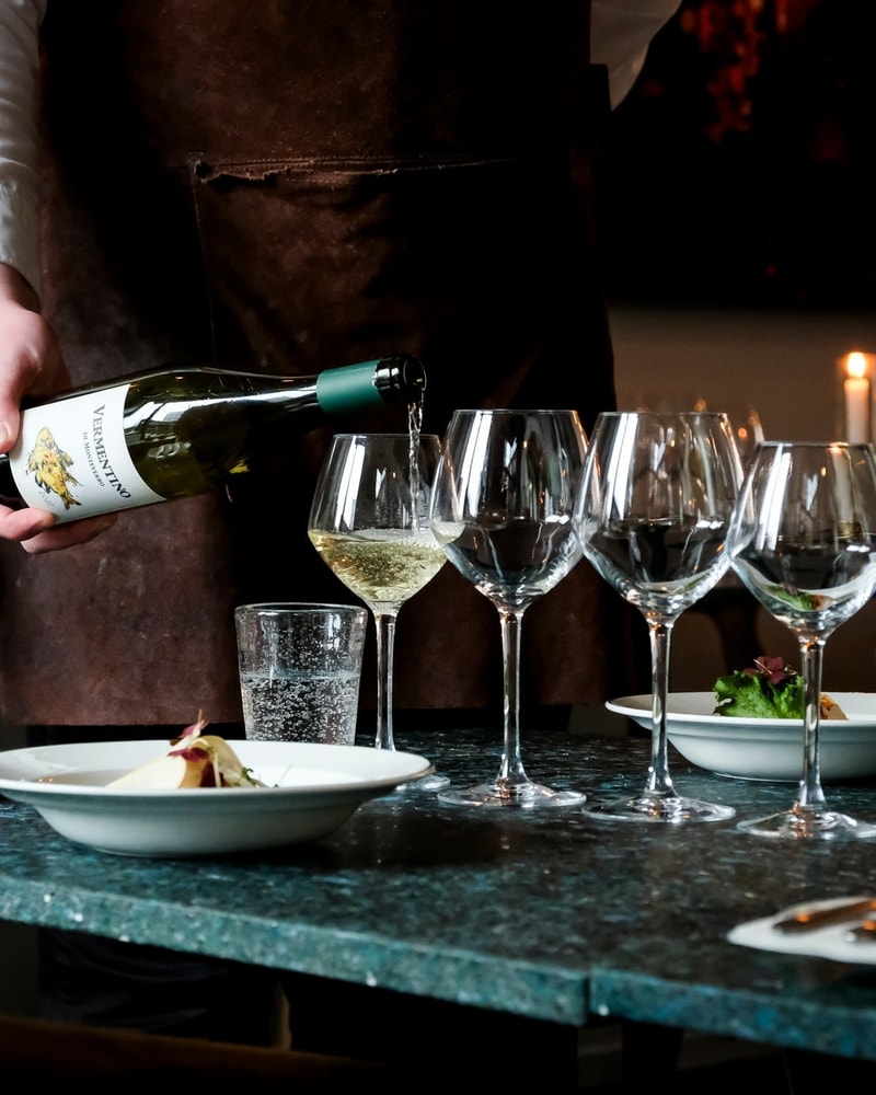 Valgfri 3-retters @ Alexanders Bistro - Udforsk Forårsmenuen hos Carlsberg Byens Darling