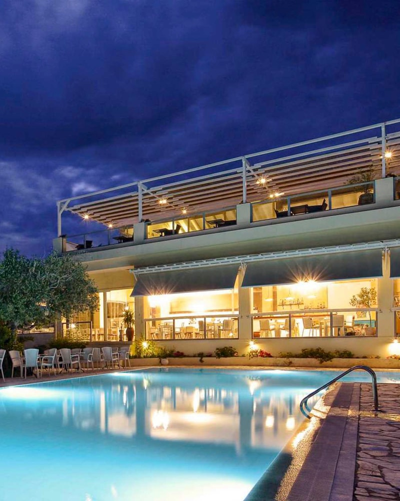 Apollo: Strand-ferie på Korfu