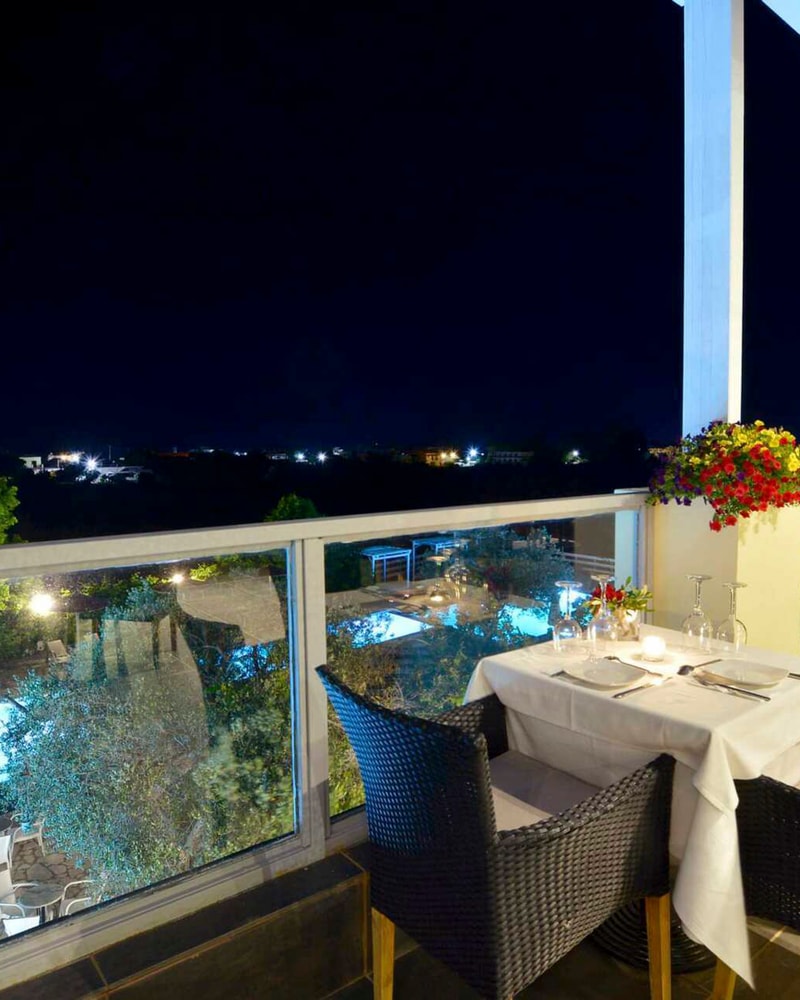 Apollo: Strand-ferie på Korfu