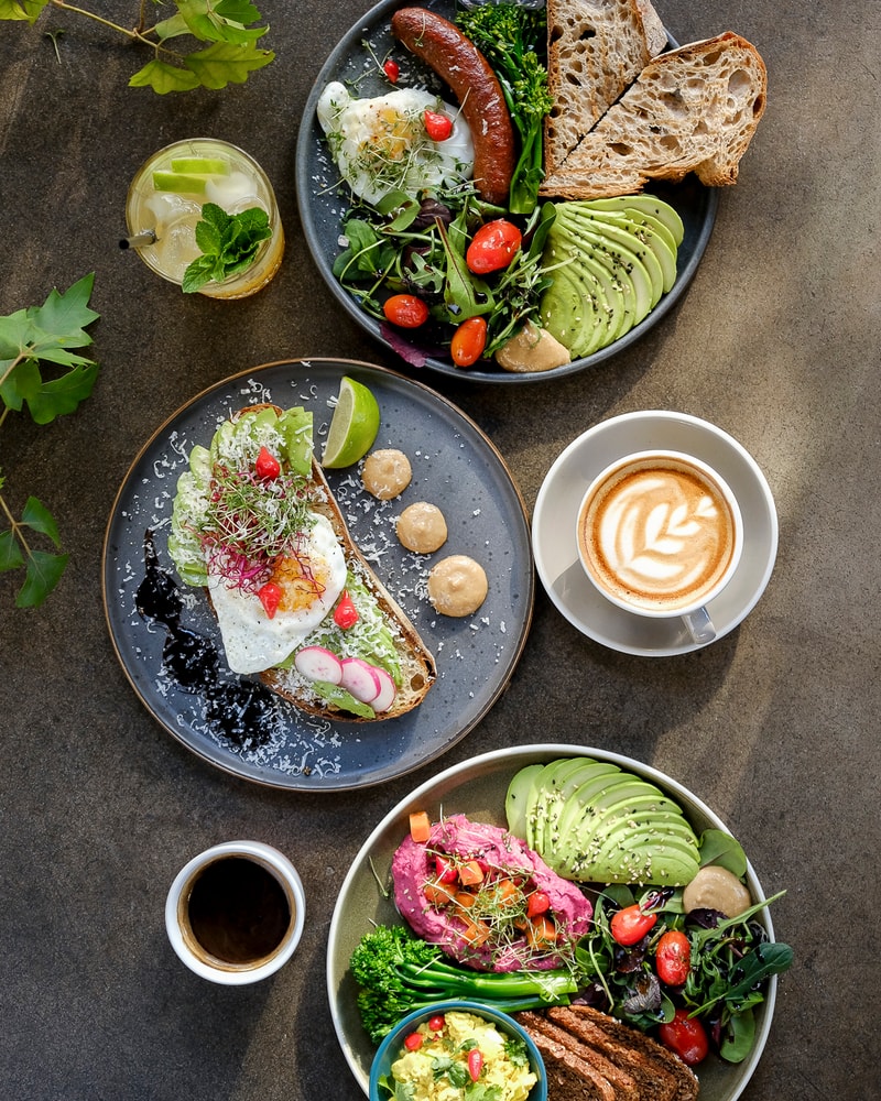 Valgfri Breakfast Plate @ Social Brew  - En Komplet Morgen i Hyggelige Omgivelser