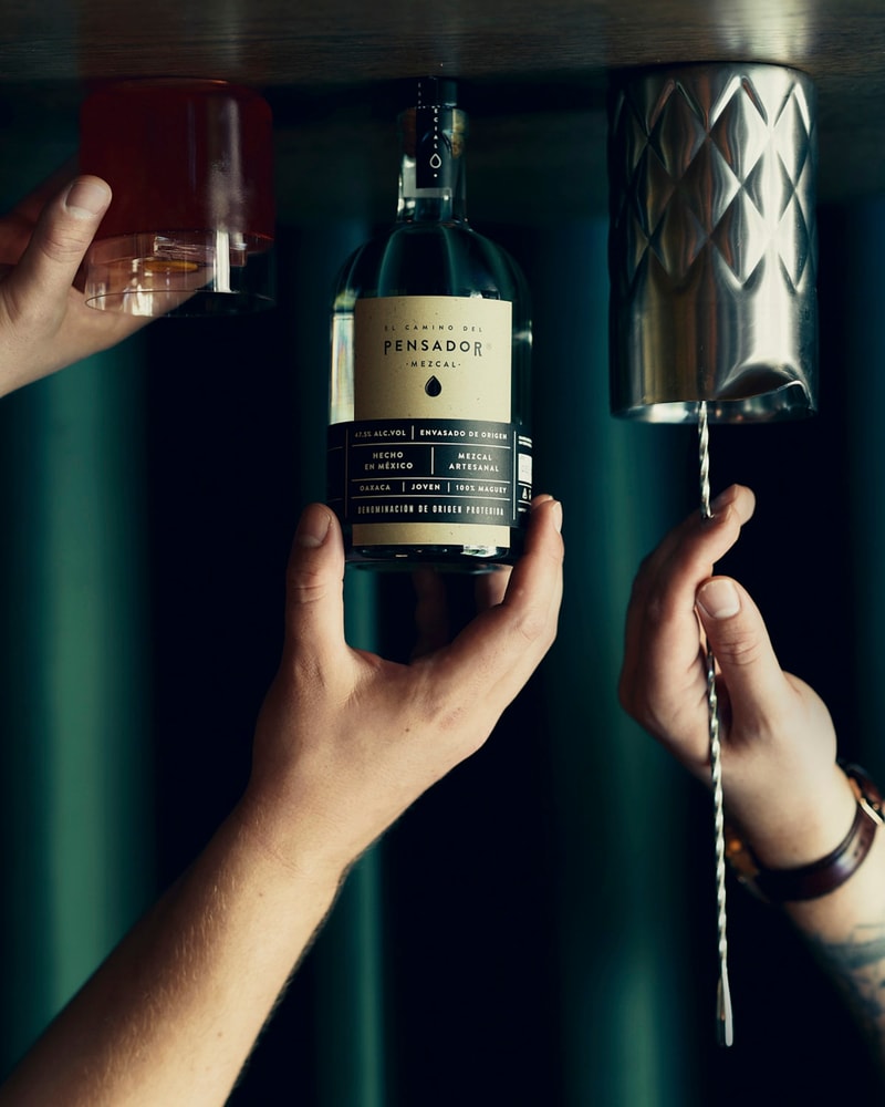 2 Cocktails @ Rendezvous Bar i ikonisk bygning i Indre By