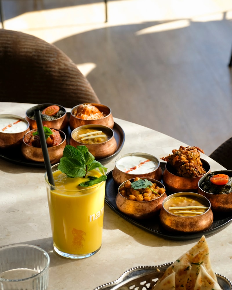 Indisk Thali Menu hos Namaste