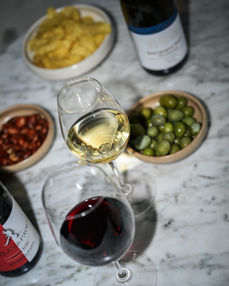 2 Valgfrie Glas @ Bar Somm' - Udforsk Alt Fra De Robuste Røde til De Sprøde Hvide 