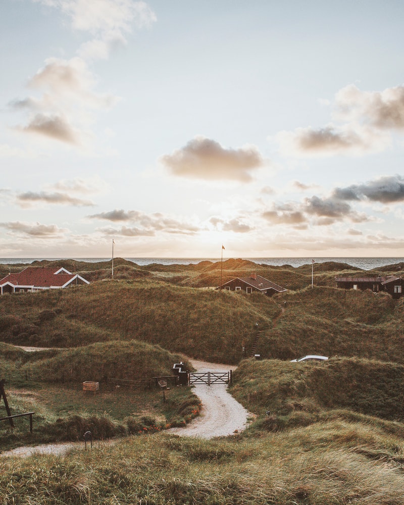 Spar op til 47%: Strandsurfing eller ferie i tagtelt