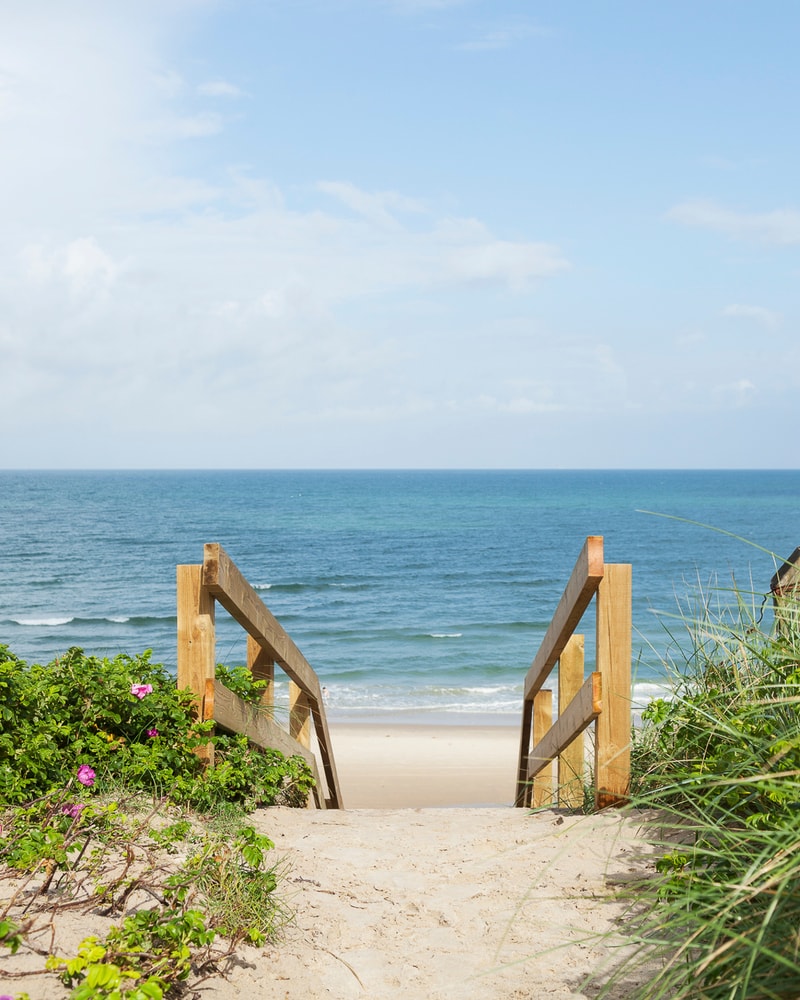 Spar op til 47%: Strandsurfing eller ferie i tagtelt