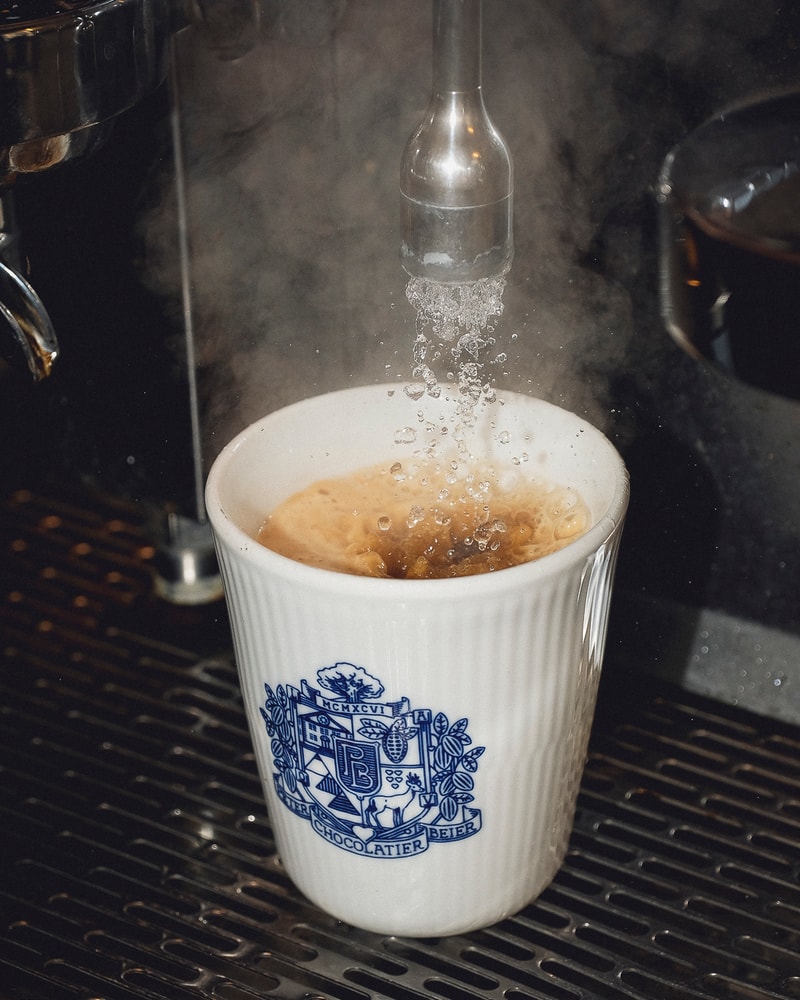 Valgfri Isdessert + Kaffe @ Peter Beier - 13 Lokationer Takeaway & To Stay
