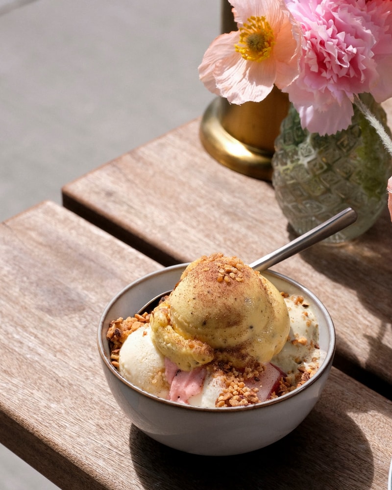 Valgfri Hovedret & Isdessert @ Carlsberg Byens Darling - Alexanders Bistro