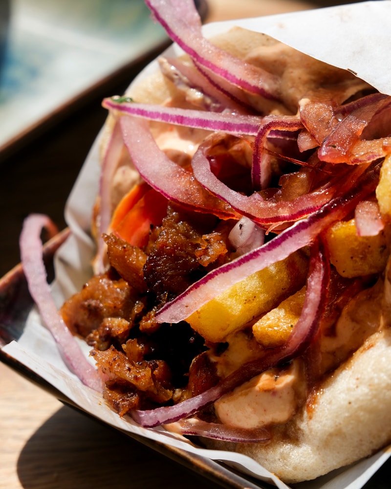 ½ PRIS: Valgfri Gyros @ The Greek - Enkelt, Saftigt & Drønlækkert!