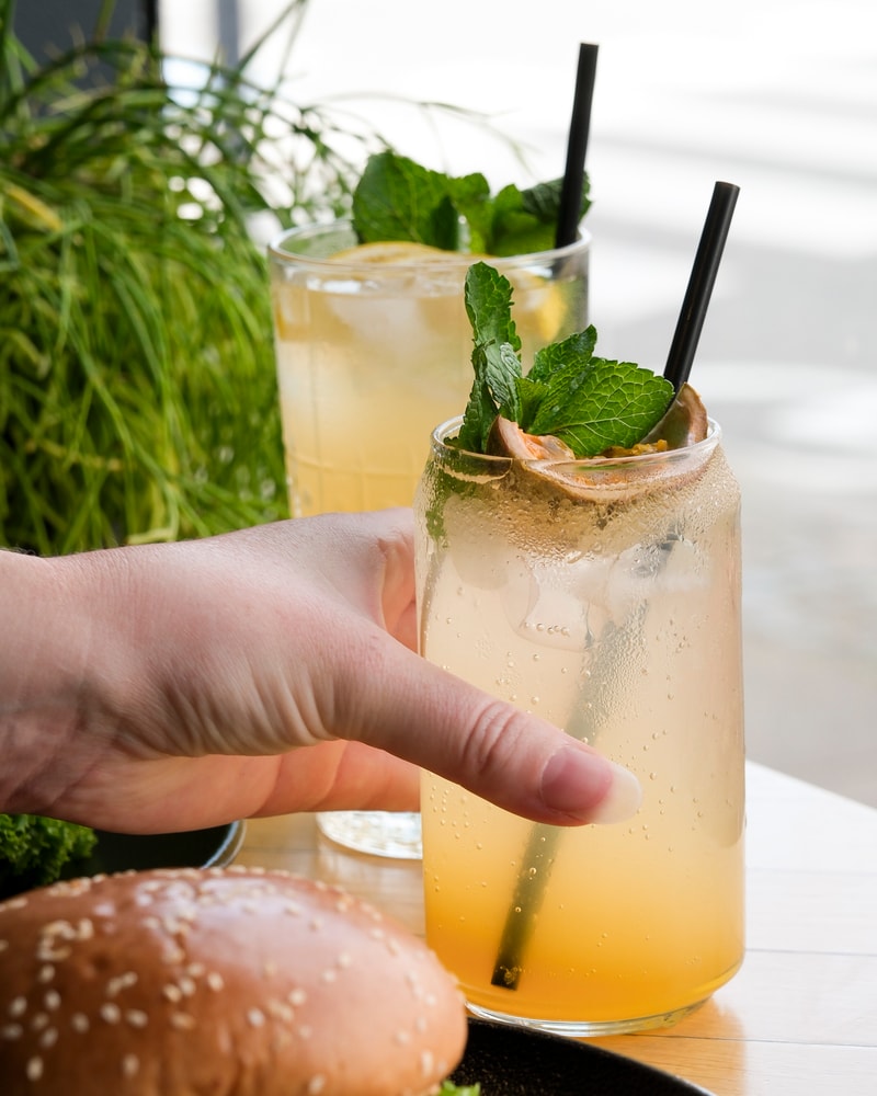 Valgfri AftenCombo @ Social Brew - Klassiske Burgers & Knasende Favoritter