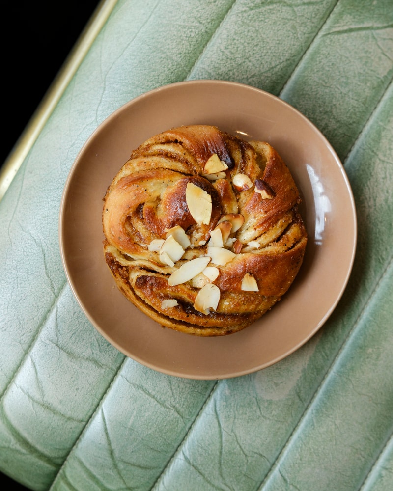 Valgfrit Wienerbrød & Kaffe @ Bagt - Hele 8 Lokationer Fyldt Med Friskbagt!