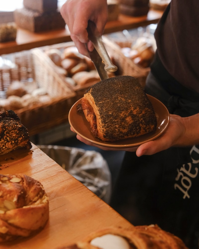 Valgfrit Wienerbrød & Kaffe @ Bagt - Hele 8 Lokationer Fyldt Med Friskbagt!