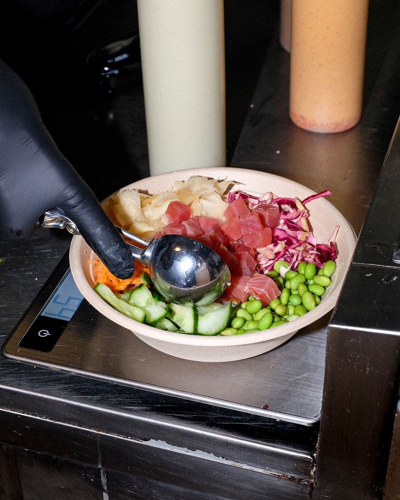 Valgfri Signature Poké Bowl @ Maui Poke - Pacific Poké Bowls Fyldt Med Friskhed!