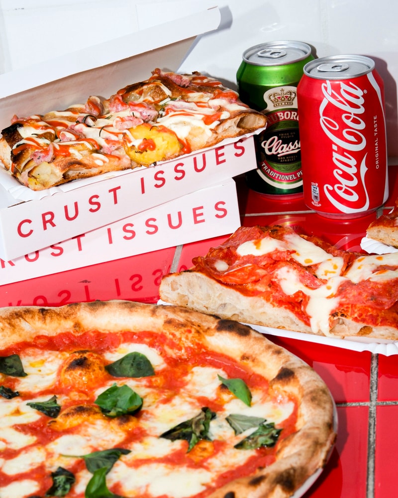 Valgfri Pizza/2 Slices m. Drik @ Crust Issues - Her Hæves Dejen Til Nye Højder!