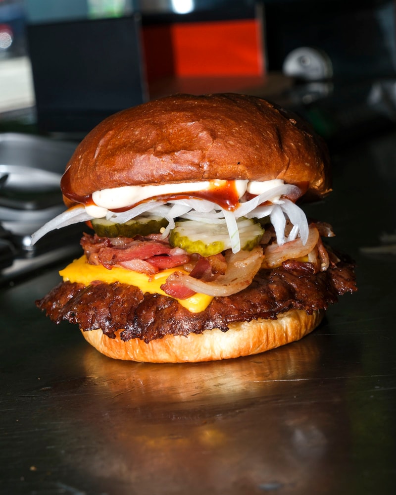 Smashburger + crispers valgfri dip @ Hill’s Grill – Streetfood Fra Grillen