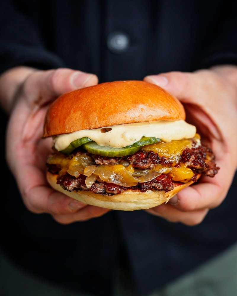 Valgfri Burger + Jolly Sodavand @ Pops Diner - Byens Bedste Burger under Buen