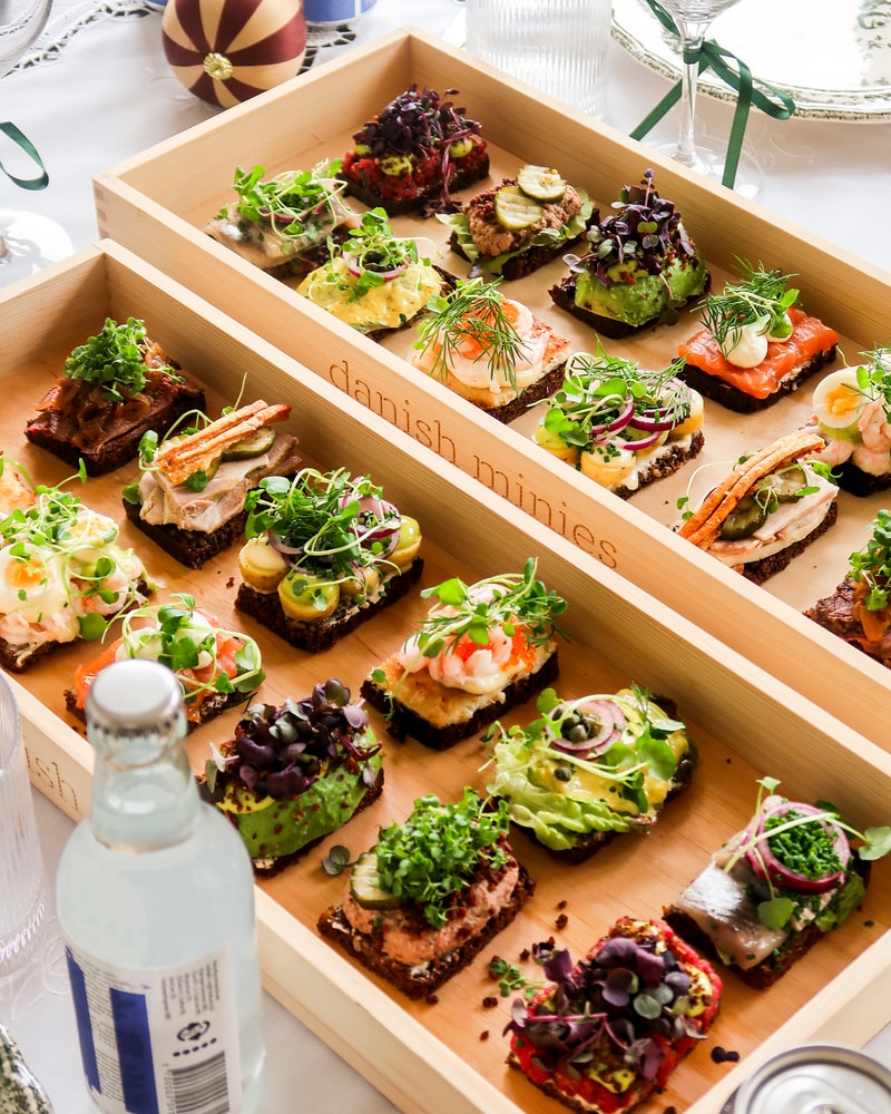 NYHED: ½ PRIS på de nye "Halve"-Smørrebrødsvidundere fra Danish Minies