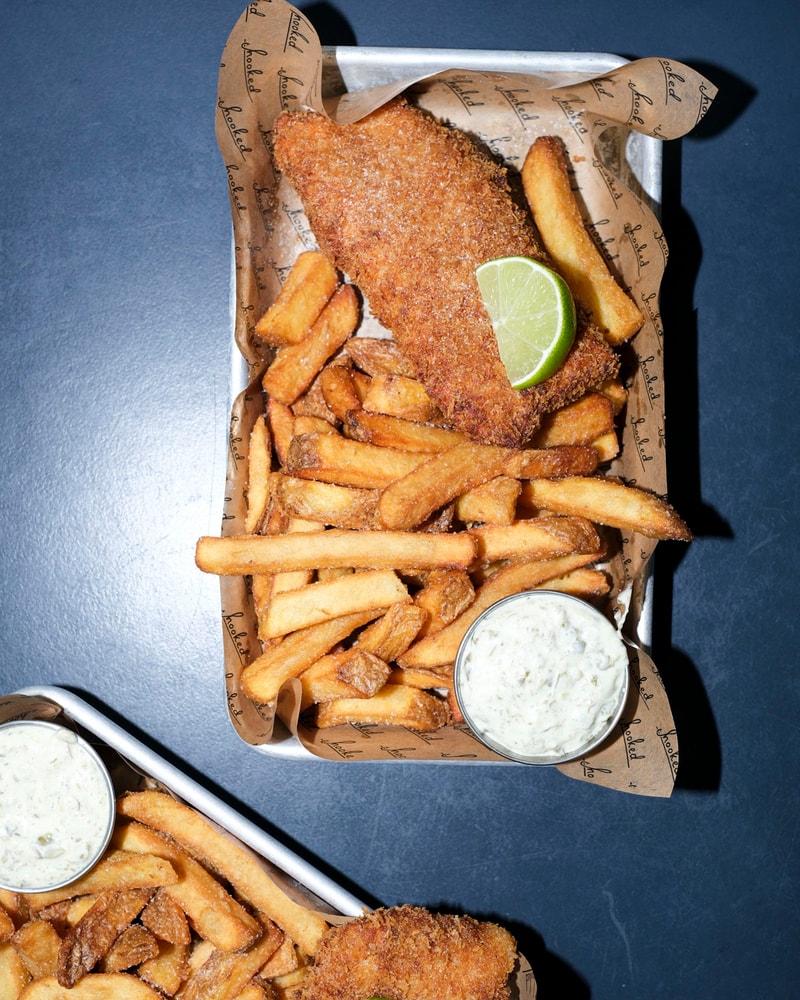 Fish & Chips + Valgfri Drik @ Hooked - Fisk uden fine fornemmelser!