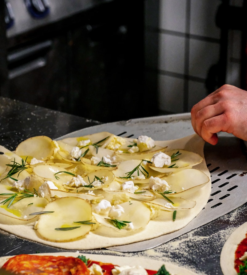 Spar 50 % på landets bedste pizza: Valgfri takeaway pizza fra GORMs - 5 lokationer og mulighed for levering!