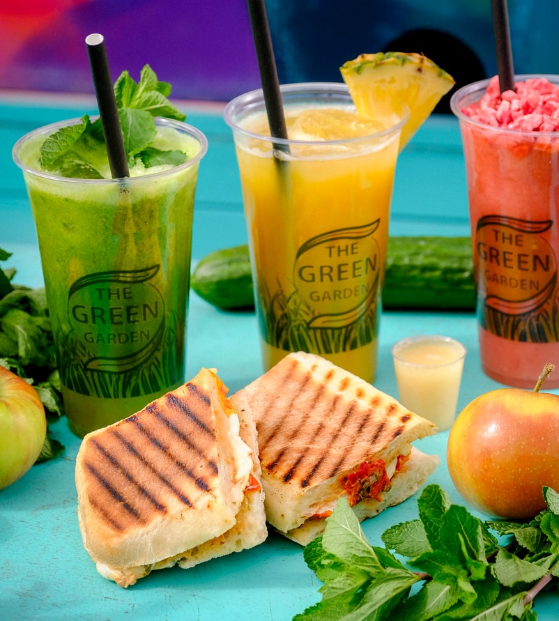 Reffen er anbefalet i Politiken: Smag en frisk combo m. panini+juice/shake+shot fra The Green Garden