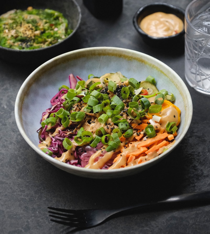 Bowl + side + drikke hos Poke & Sons: Asiatisk casual restaurant brager frem med 3 lokationer - to go og to stay!