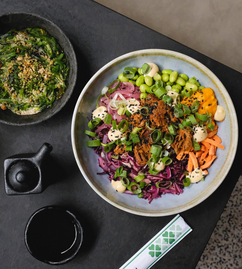 Bowl + side + drikke hos Poke & Sons: Asiatisk casual restaurant brager frem med 3 lokationer - to go og to stay!