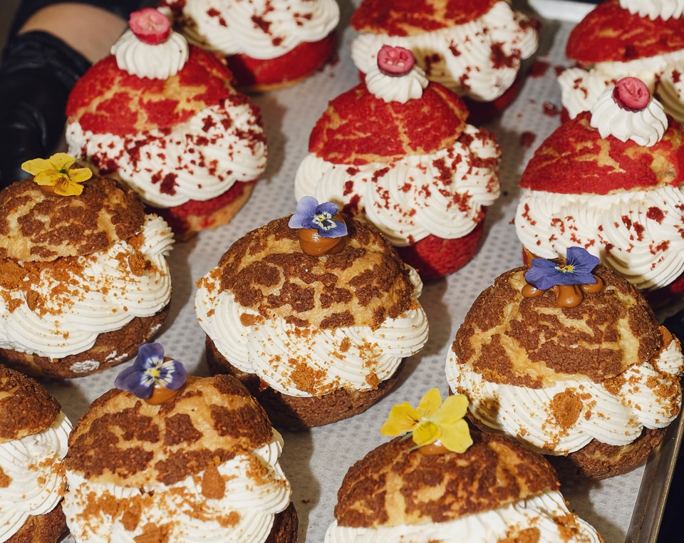 2 Valgfri Fastelavnsboller @ Bake My Day - 100 % Familieejet Kagekunst