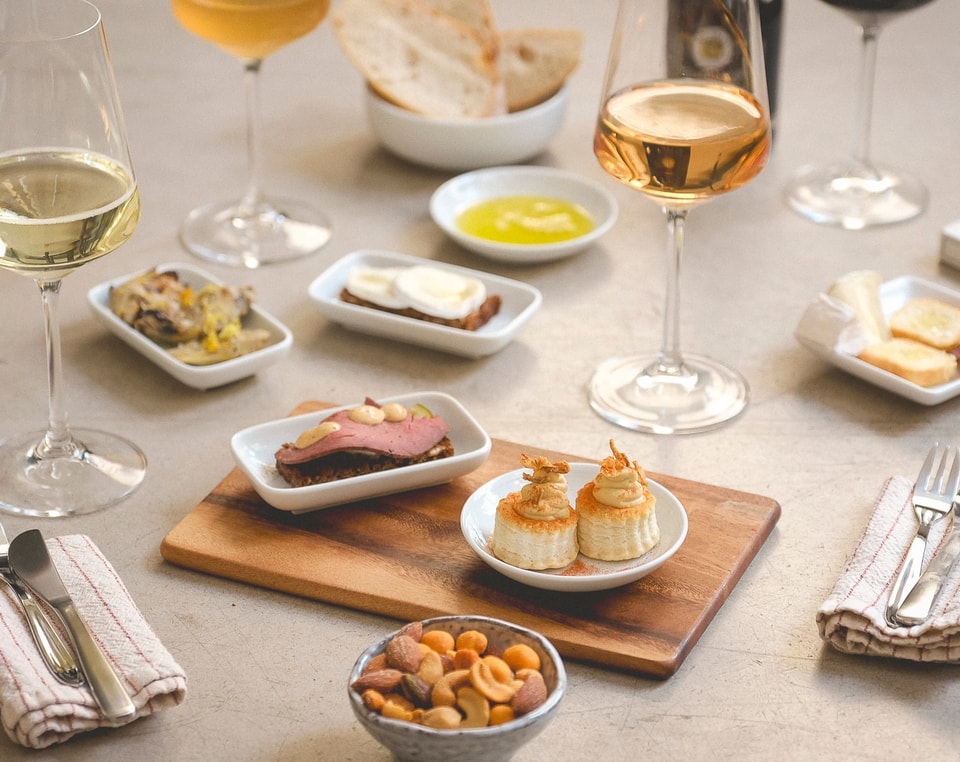 Vin & Tapas @ Matching Grapes på Vesterbro - Gode Glas, Grin & Bidder