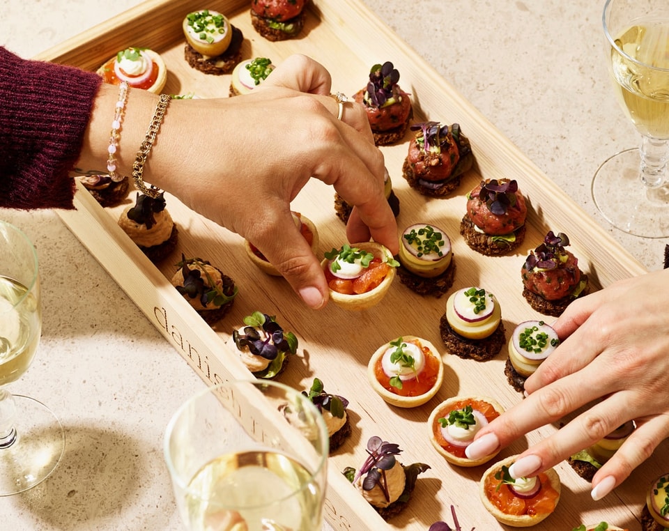 "Den Store Middag" fra Danish Minies - Smag Alle Dine Favoritter i Et Måltid