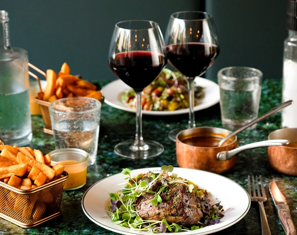 Steak & Fries @ Carlsberg Byens Darling - Alexanders Bistro