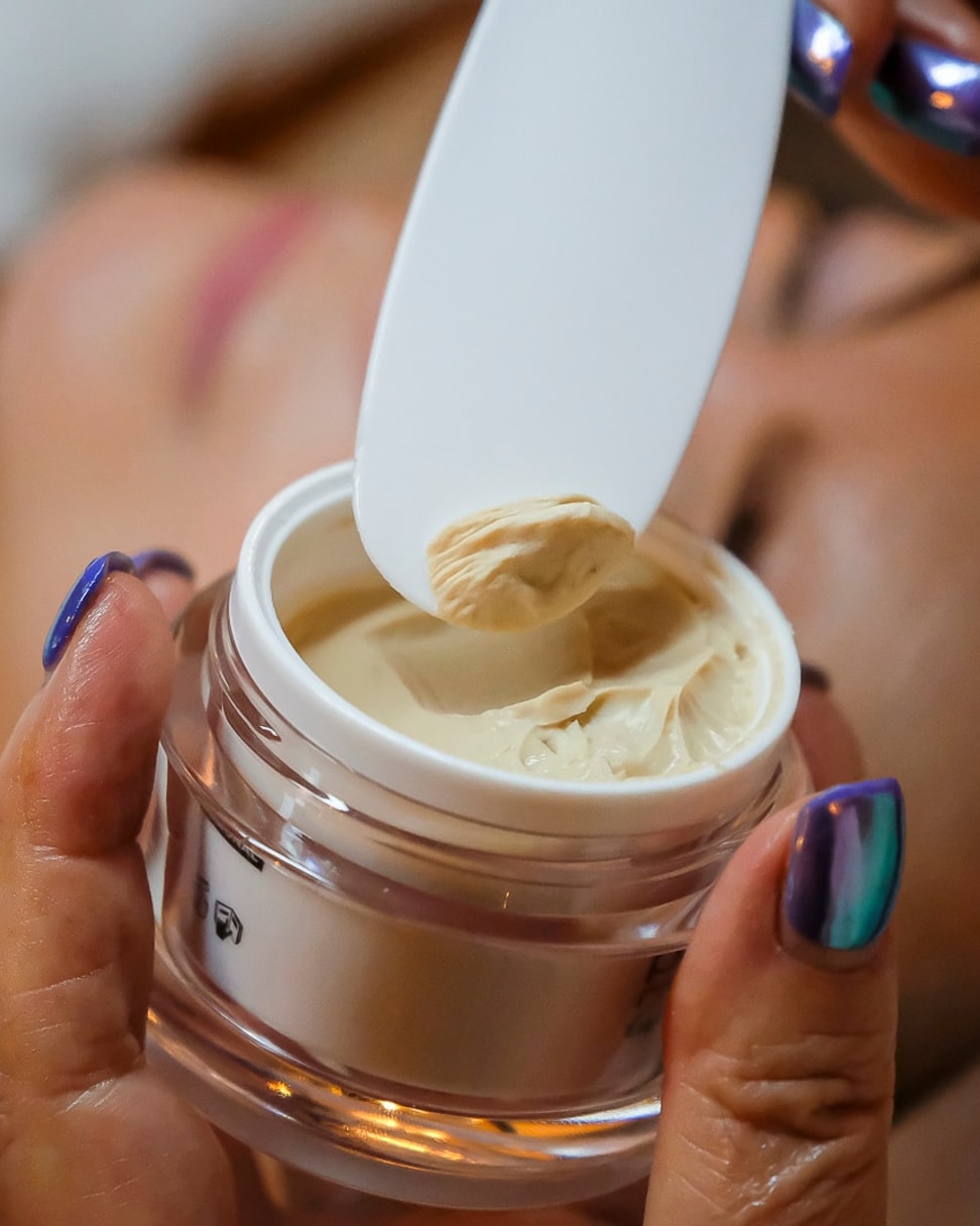 Luksus Ansigtsbehandling hos HNG HAIRCONCEPT